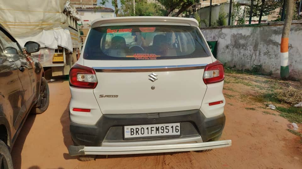 थाना में लगी टोटो और कार