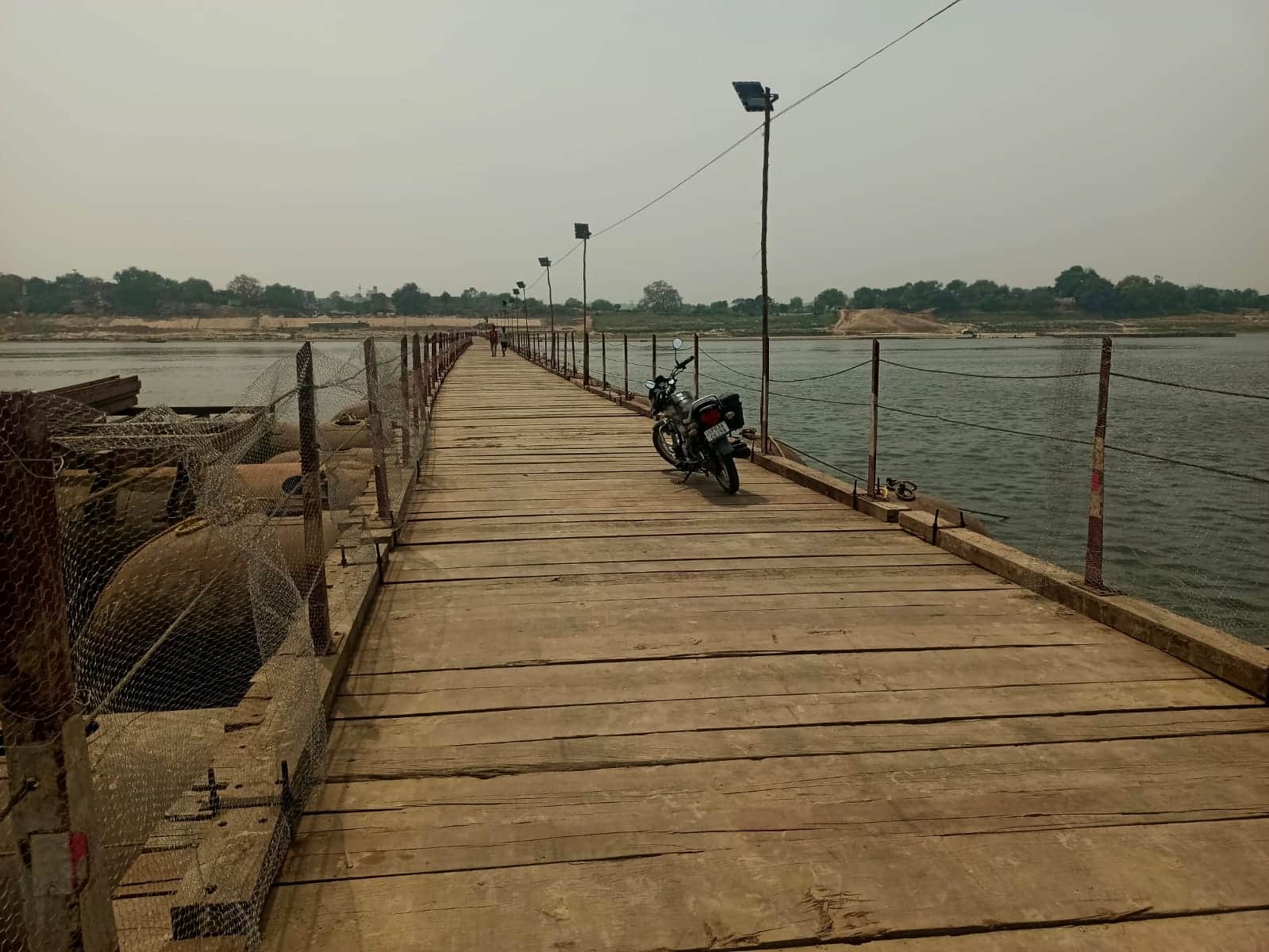 विंध्याचल हरसिंहपुर के बीच बना पीपापुल।- संवाद।