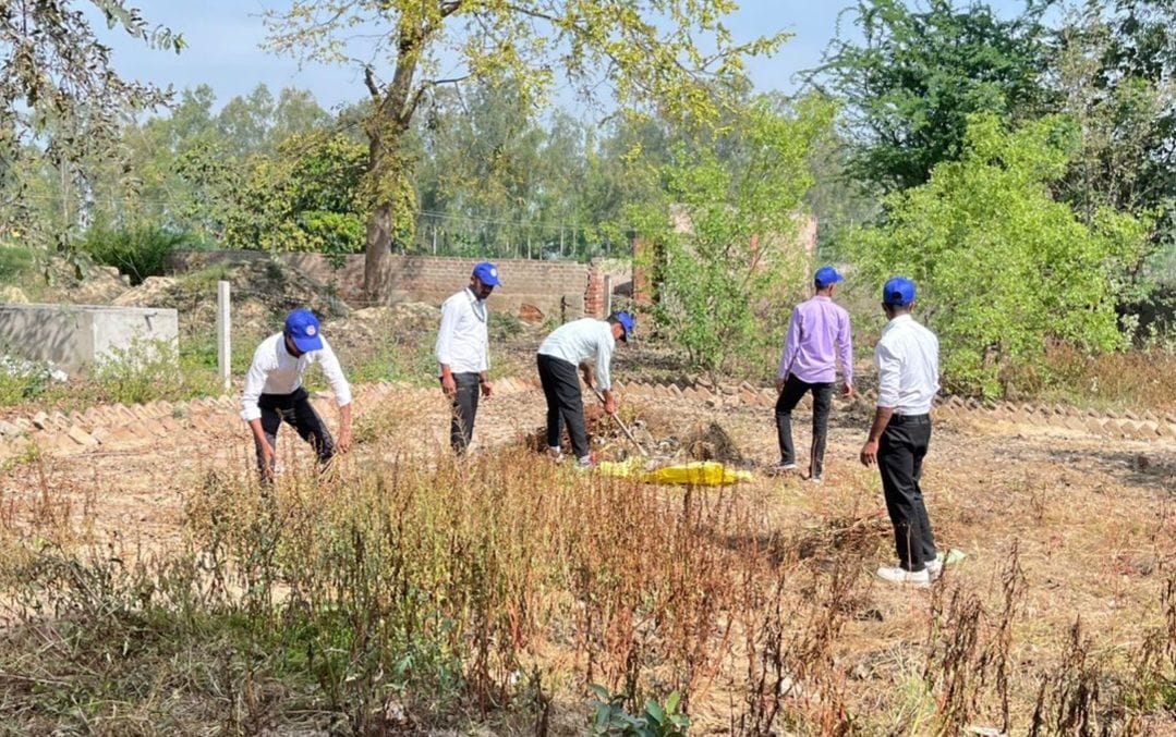 Volunteers conveyed a message of service and awareness.