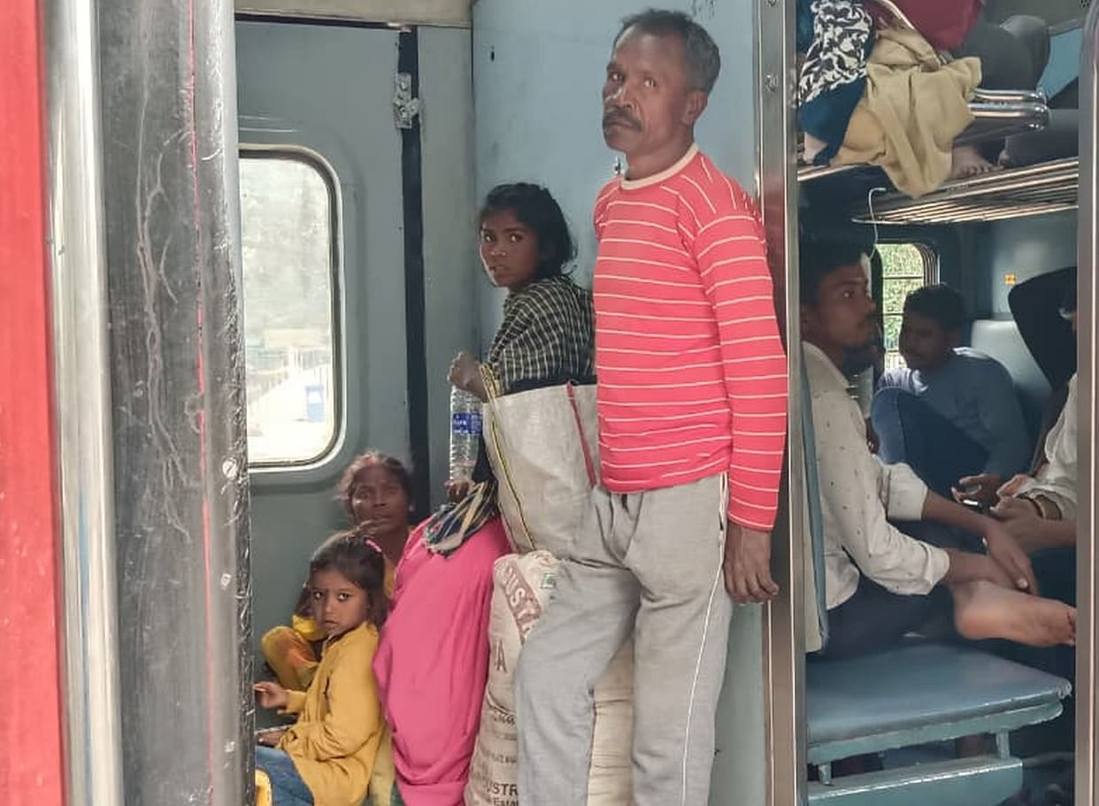Trains crowded to go for Eid