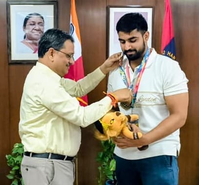 Sagar Dahiya Wins Gold Medal at Beach Wrestling Championship