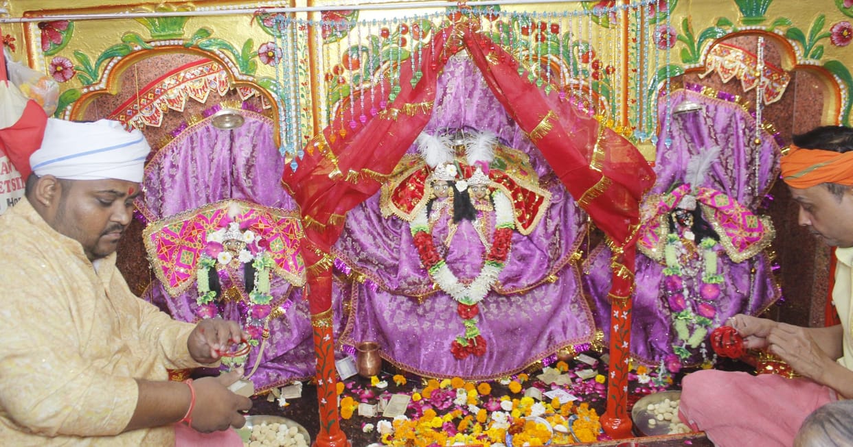 Bowed his head at the feet of Mother Goddess and sought her blessings