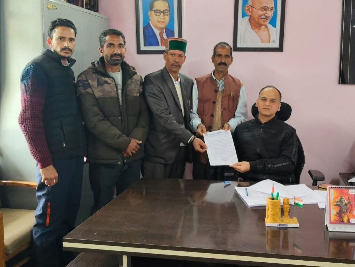 Jan Kalyan Samiti 15/20 submitted a memorandum to the SDM of Nirmand