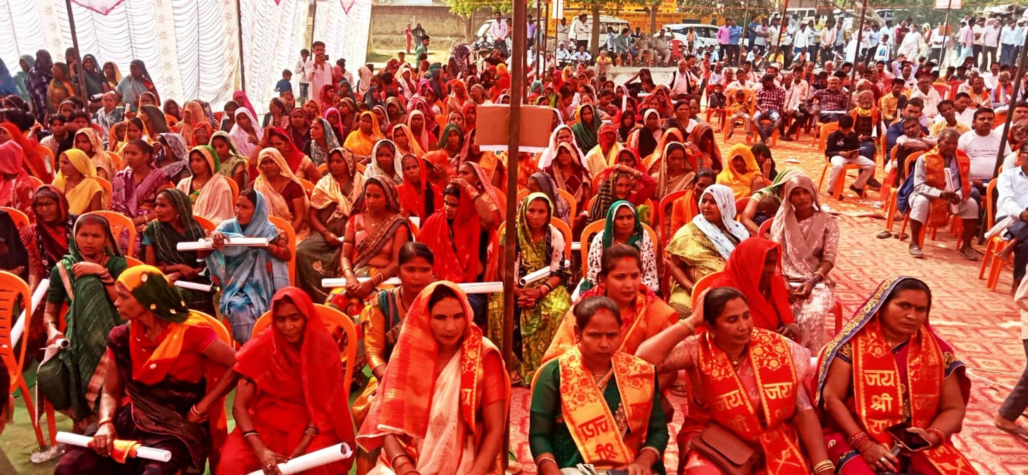 फोटो-34-कार्यक्रम में बैठी महिलाएं। संवाद