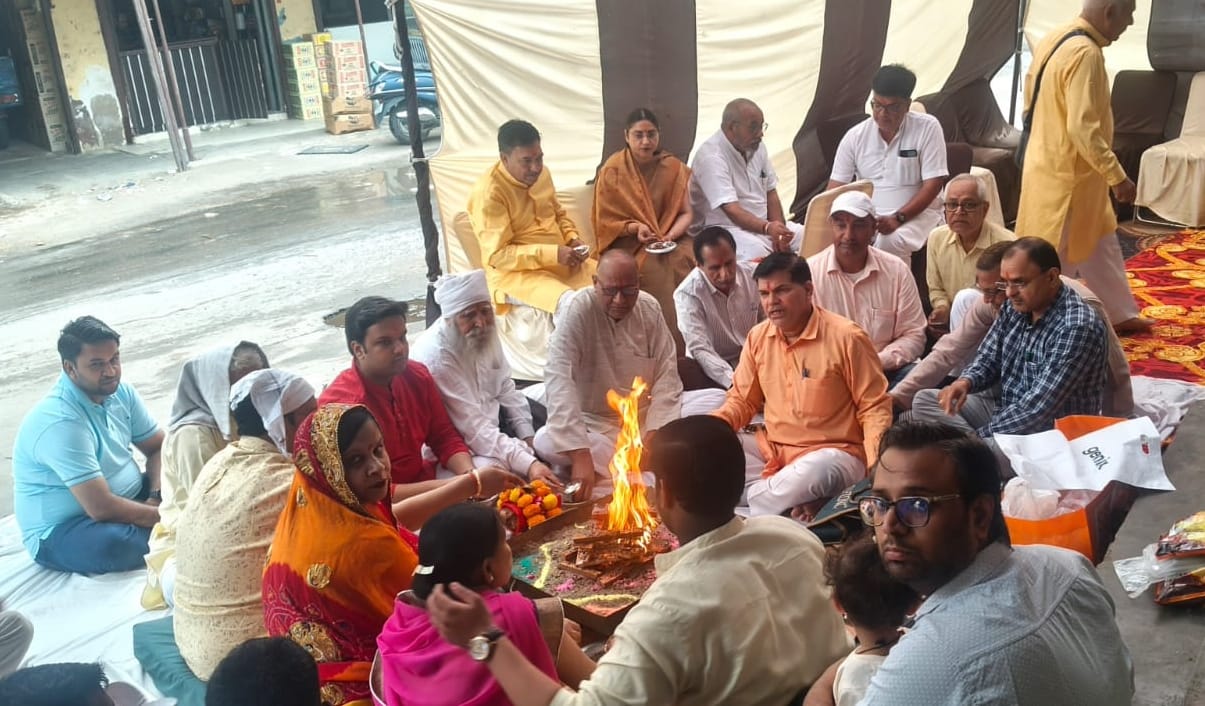 The Bahadurgarh branch of ABVP performed a Havan Yajna.