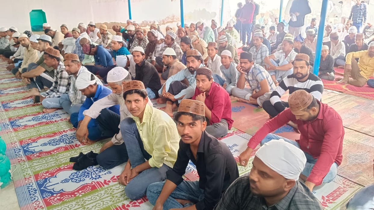 Namaz was offered at Jama Masjid, message of brotherhood was given.