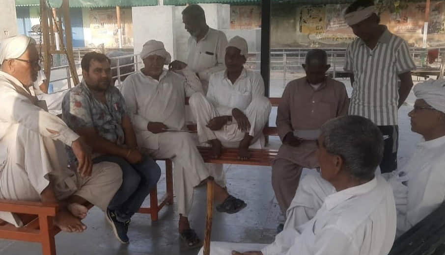 फोटो : सोनीपत के गांव आहुलाना में किसानों को किसान-मजदूर जन क्रांति रैली में पहुंचने का न्योता 