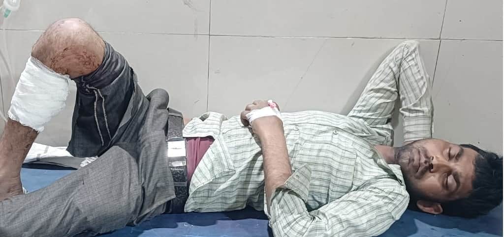 फोटो02मुठभेड़ में घायल आरोपी का होता उपचार। विभाग स्रोत