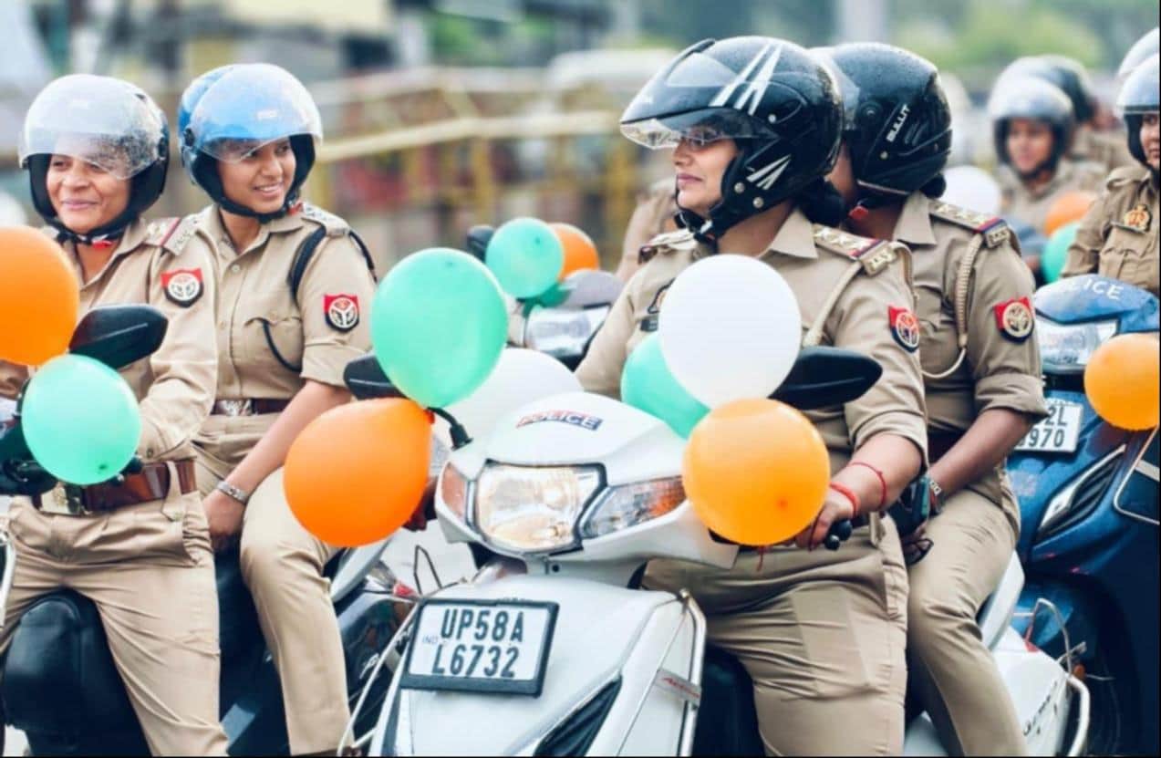 गुरुनानक चौराहे से मिशन शक्ति के तहत रैली निकालतीं महिला पुलिसकर्मी। स्रोत: पुलिस मीडिया सेल