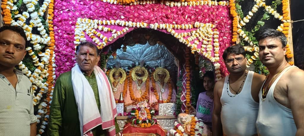 गांव सेमरी में विराजमान नरी सेमरी देवी मां के दर्शन। 