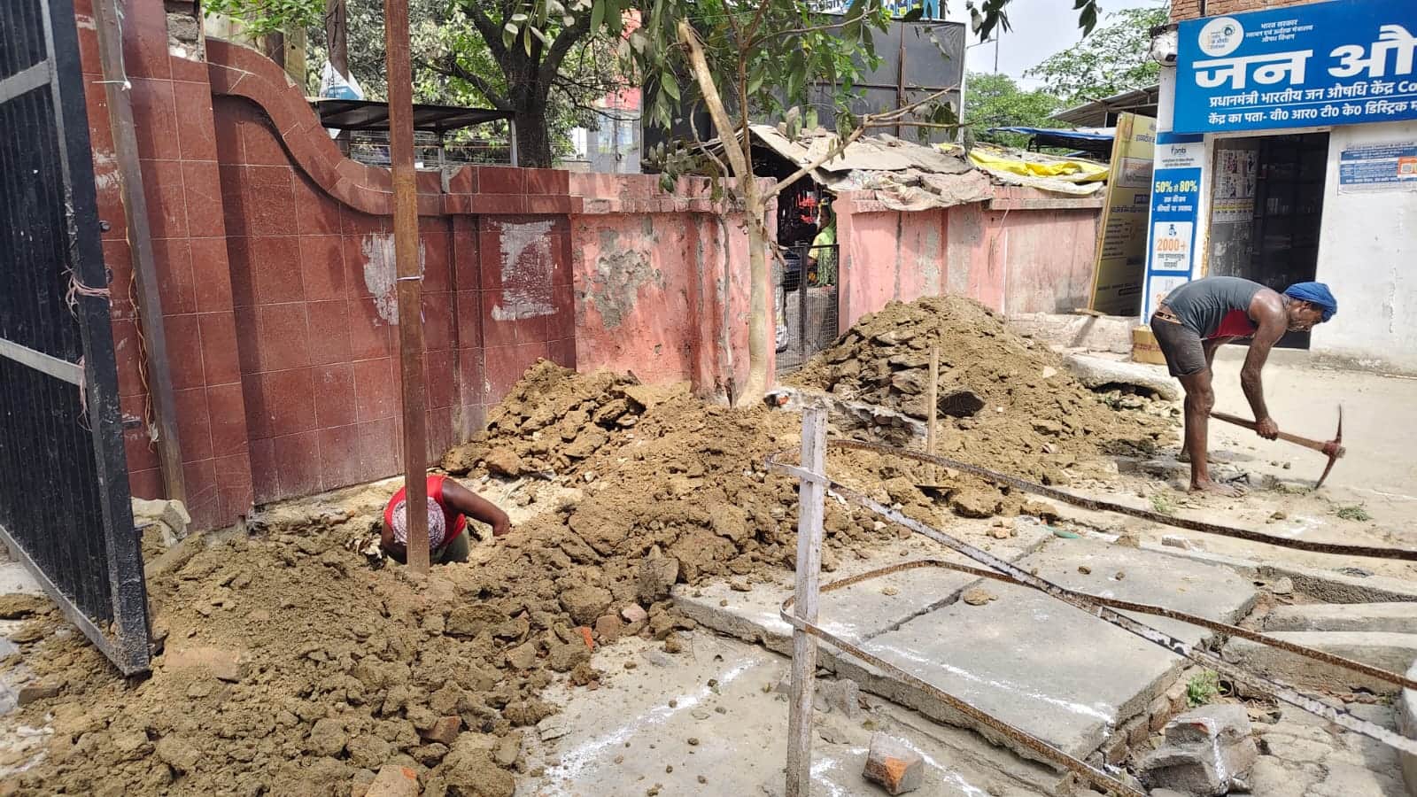 जिला महिला अस्पताल में गार्ड रूम का निर्माण शुरू स्रोत विभाग