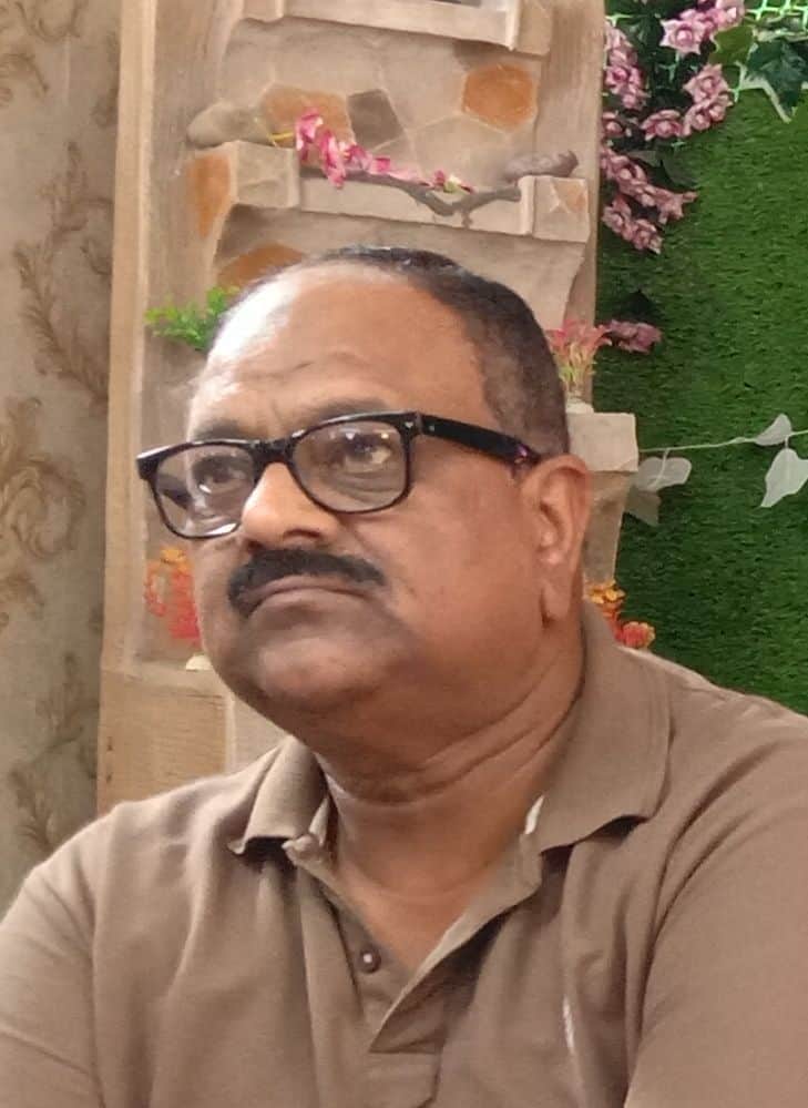 कैप्टन सलीम अहम। संवाद