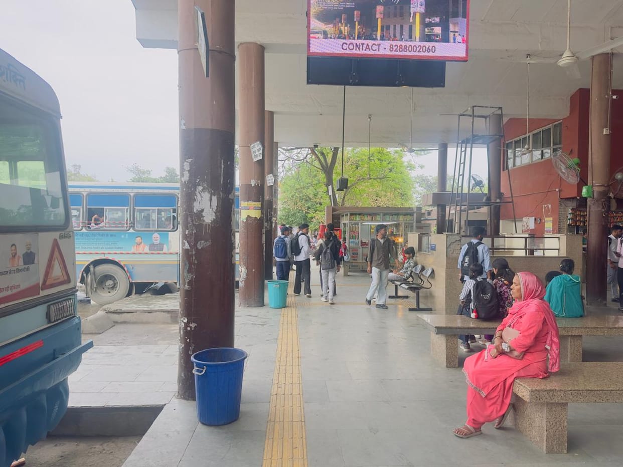 The number of buses on long routes has decreased due to their dilapidated condition.