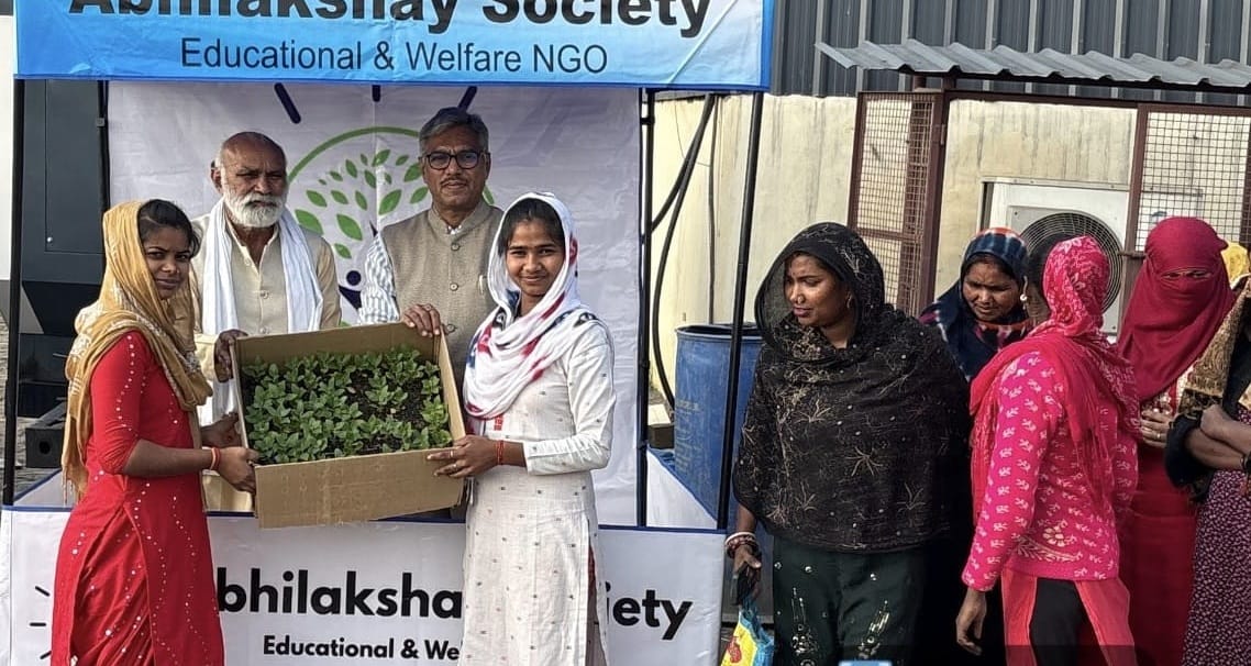 To promote medicinal farming, the society distributed Ashwagandha saplings.