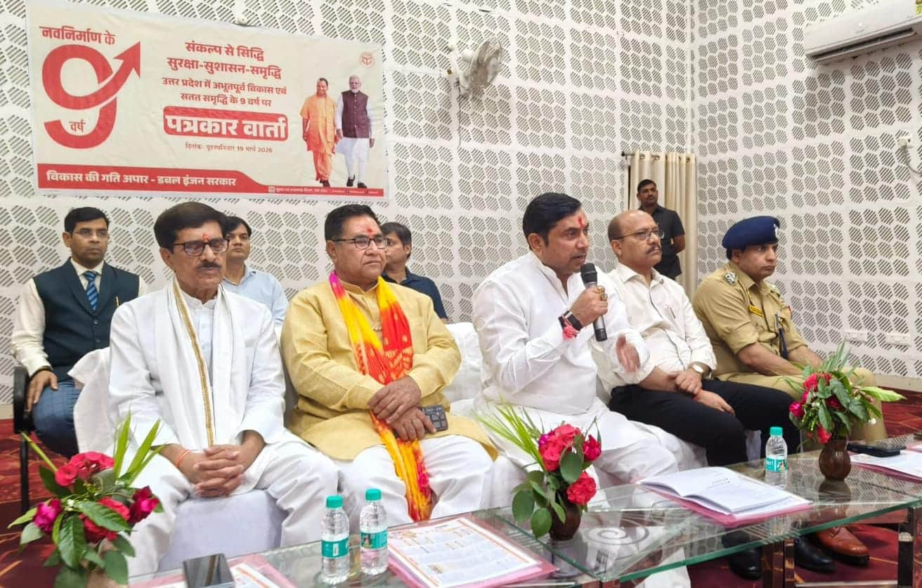 मेरठ रोड स्थित आईटीआई में पत्रकारों से बातचीत करते प्रभारी मंत्री सोमेंद्र तोमर : संवाद