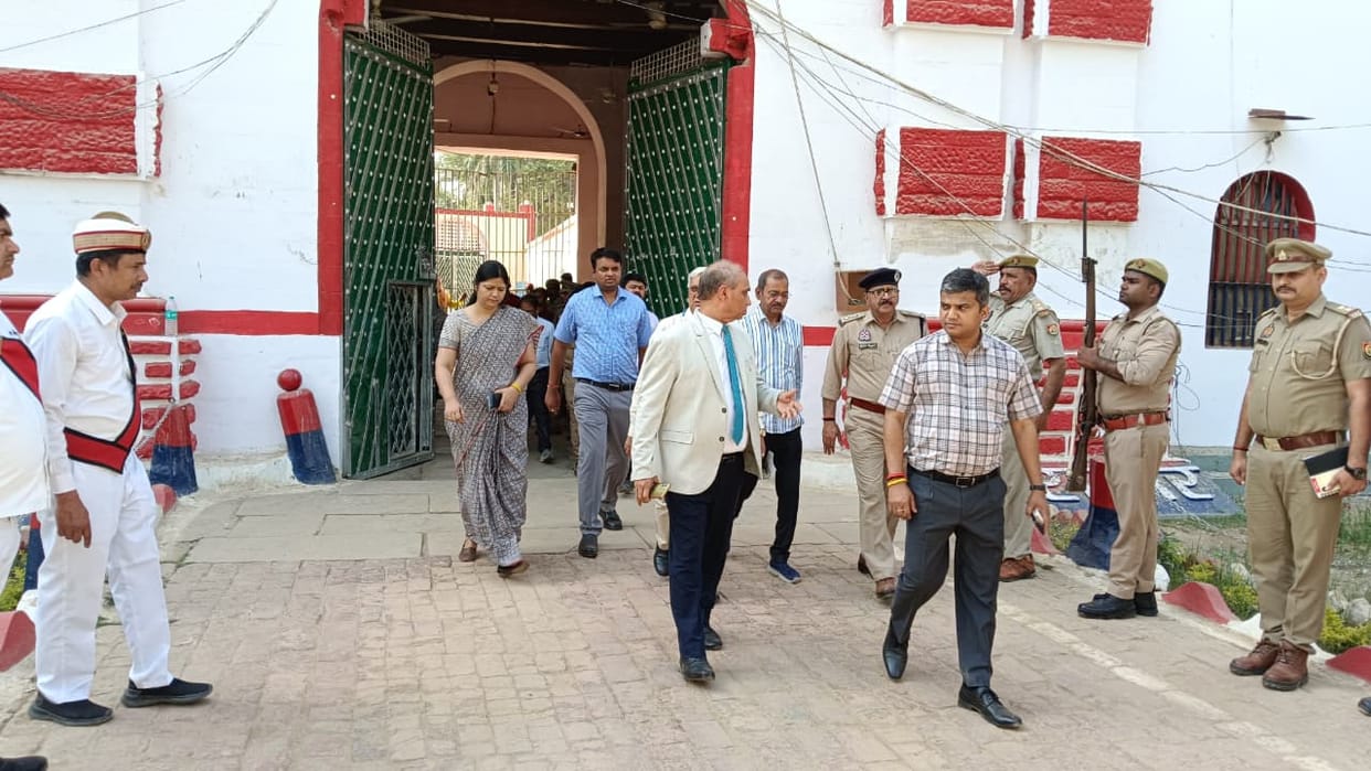 District Judge and DM reached Central and District Jail