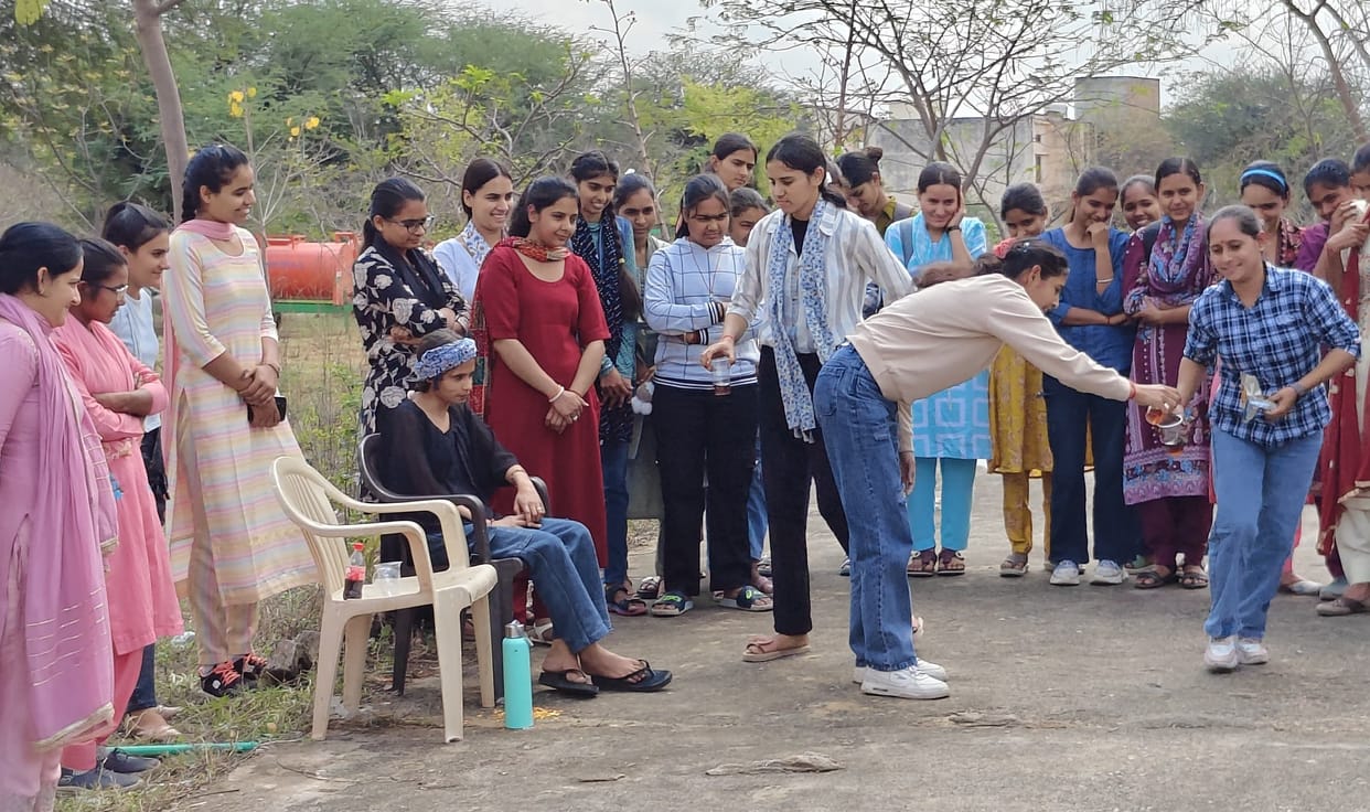 Through street plays, the girl students gave the message to the people to stay away from drugs