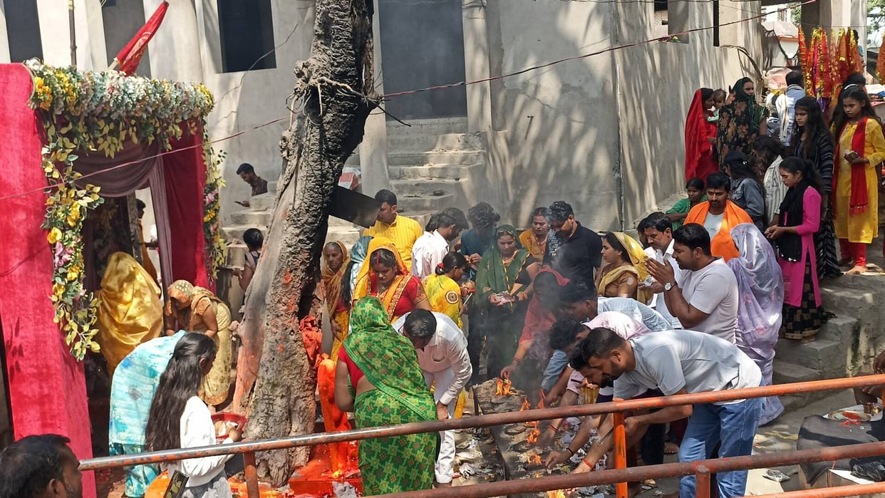 Devotees thronged the Goddess temples, and the premises resounded with chants of victory.