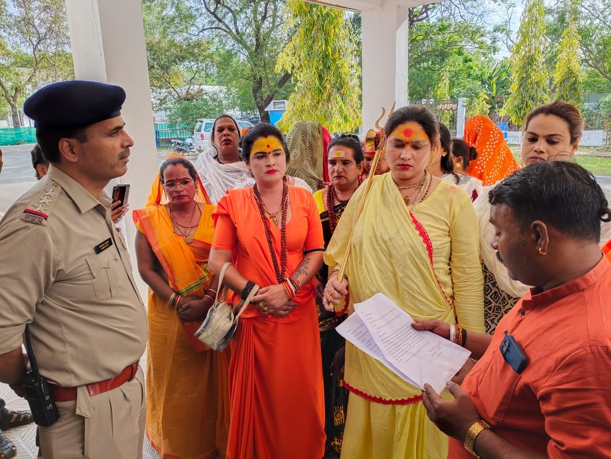 Allegations of 'Kinnar Jihad' heated up the atmosphere, Jagatguru Kajal Maa complained to the SP.