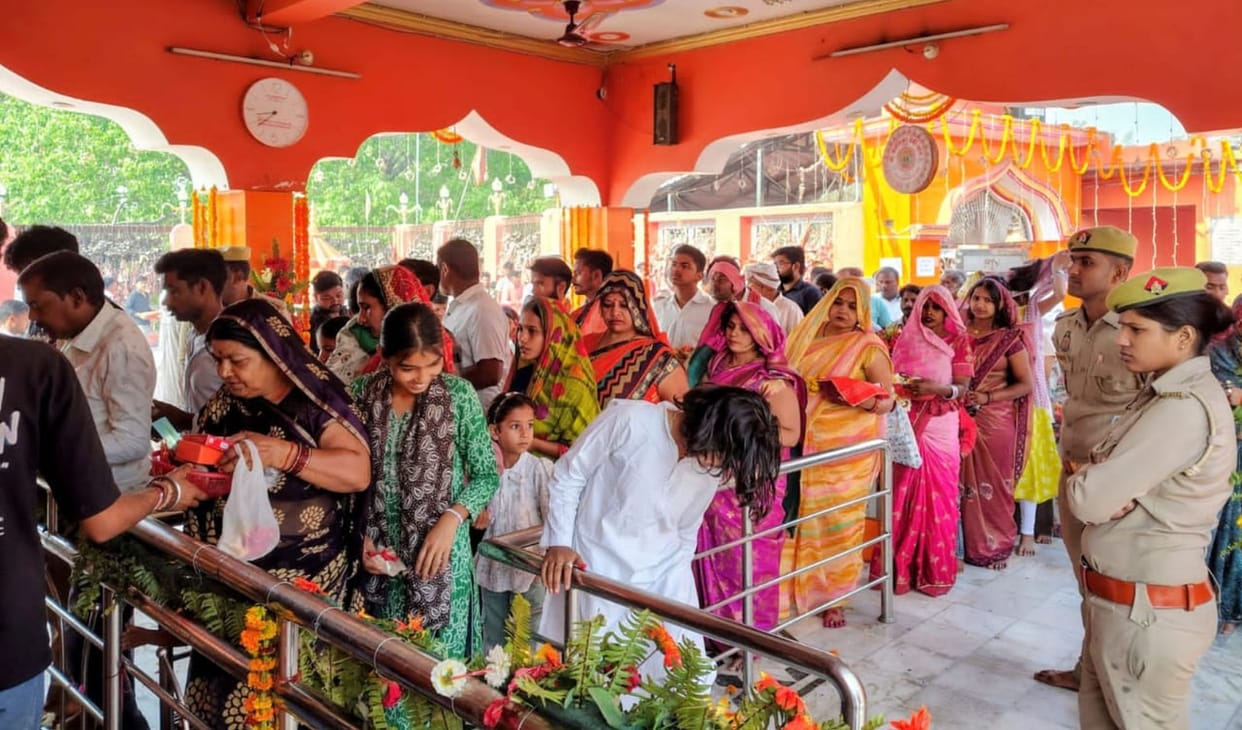 Devotees worshipped Goddess Shailputri