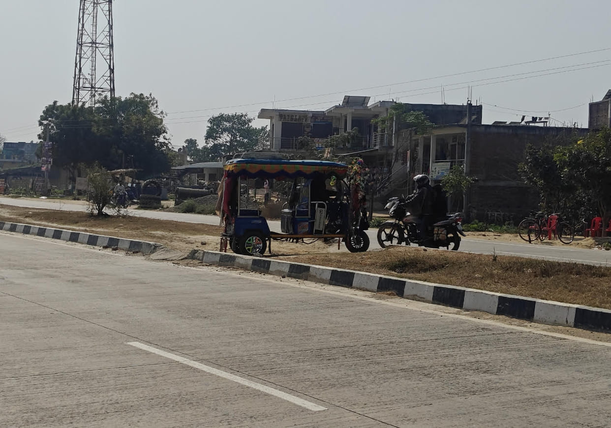 55 Illegal Cuts on a 42-Kilometer Stretch of the Four-Lane Highway Are Claiming Lives