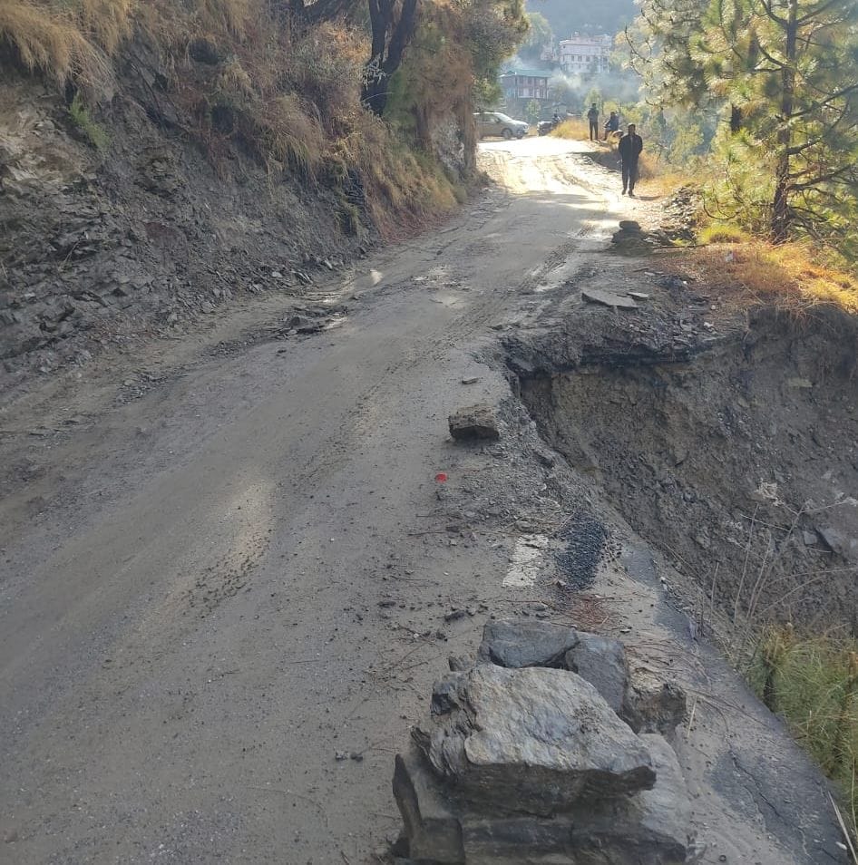 Danga sitting on the Shvad-Karana road, increased danger