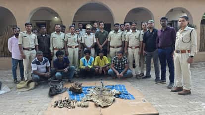 5 Arrested with Leopard Skin Used It for Rituals and Tantric Practices in Kabirdham
