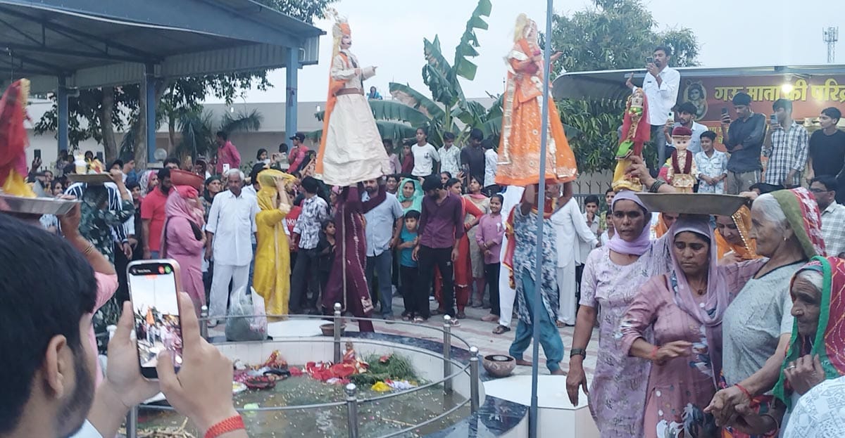 Gangaur festival celebrated with great pomp in Bhattu Kalan, women sang auspicious songs