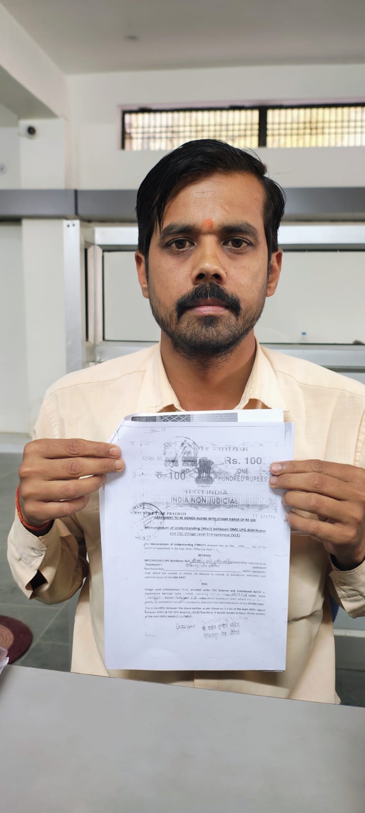 Gas agency operator and administrator accuse the administration of wrong action