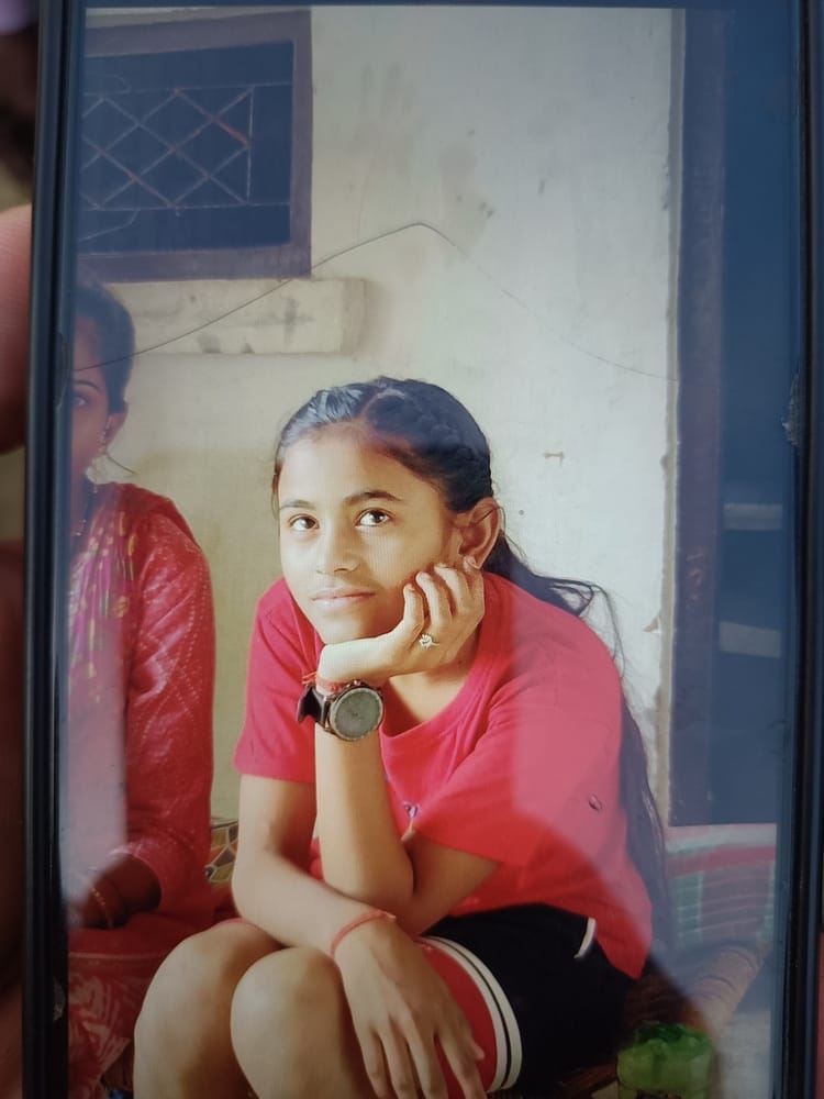 Teenage girl's body found hanging