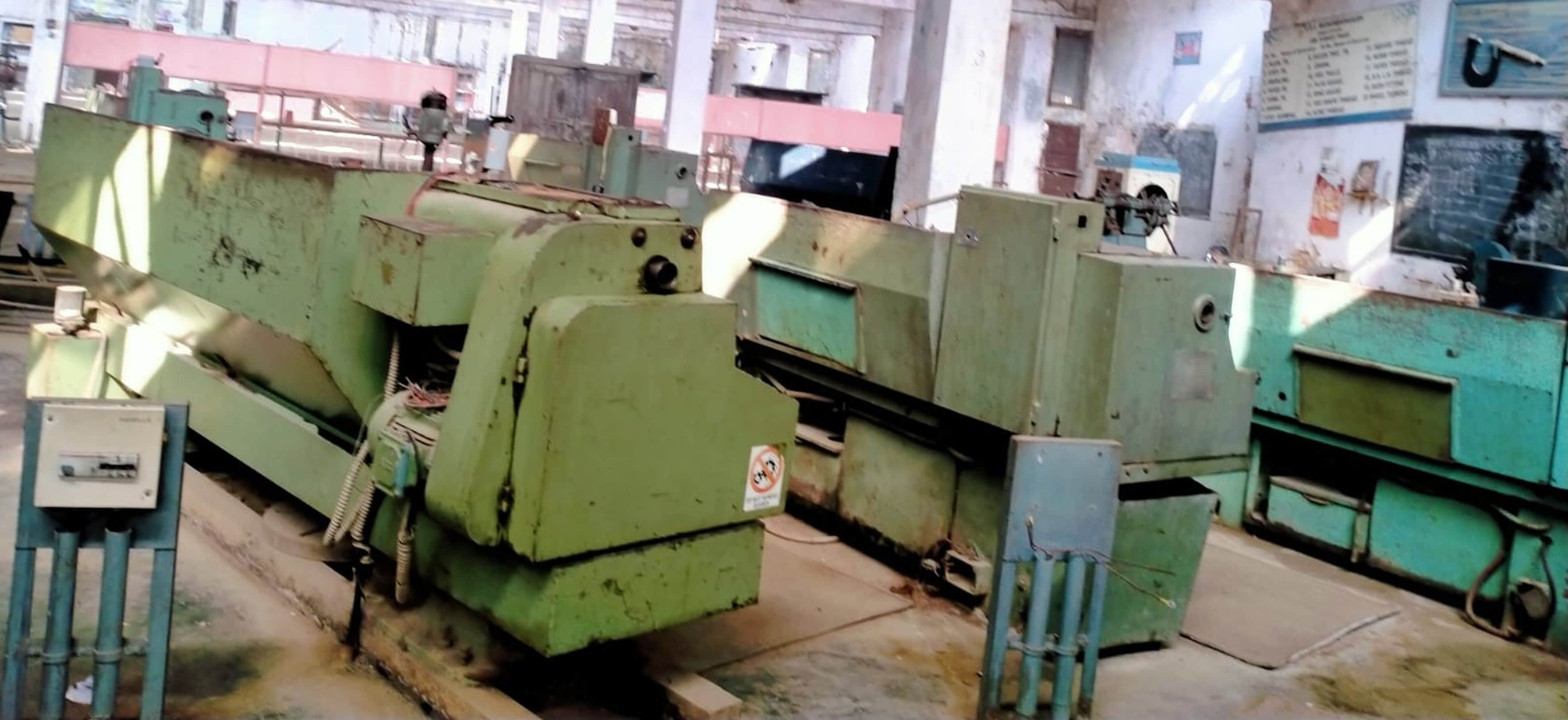 फोटो संख्या:52 शहर स्थित आईटीआई में रखी में मशीनें। संवाद