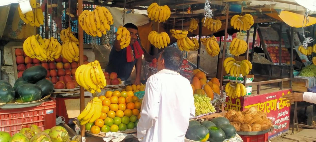 Fruit prices rise due to reduced arrivals during Navratri