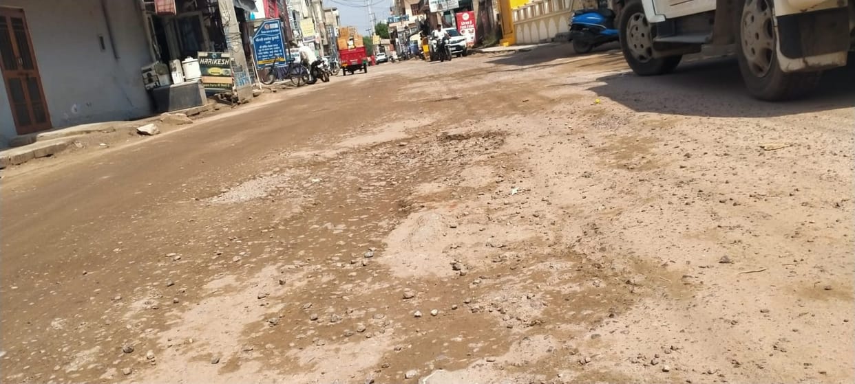 Rain damages city roads, potholes appear on ten routes