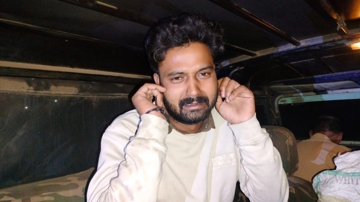Criminal injured in encounter