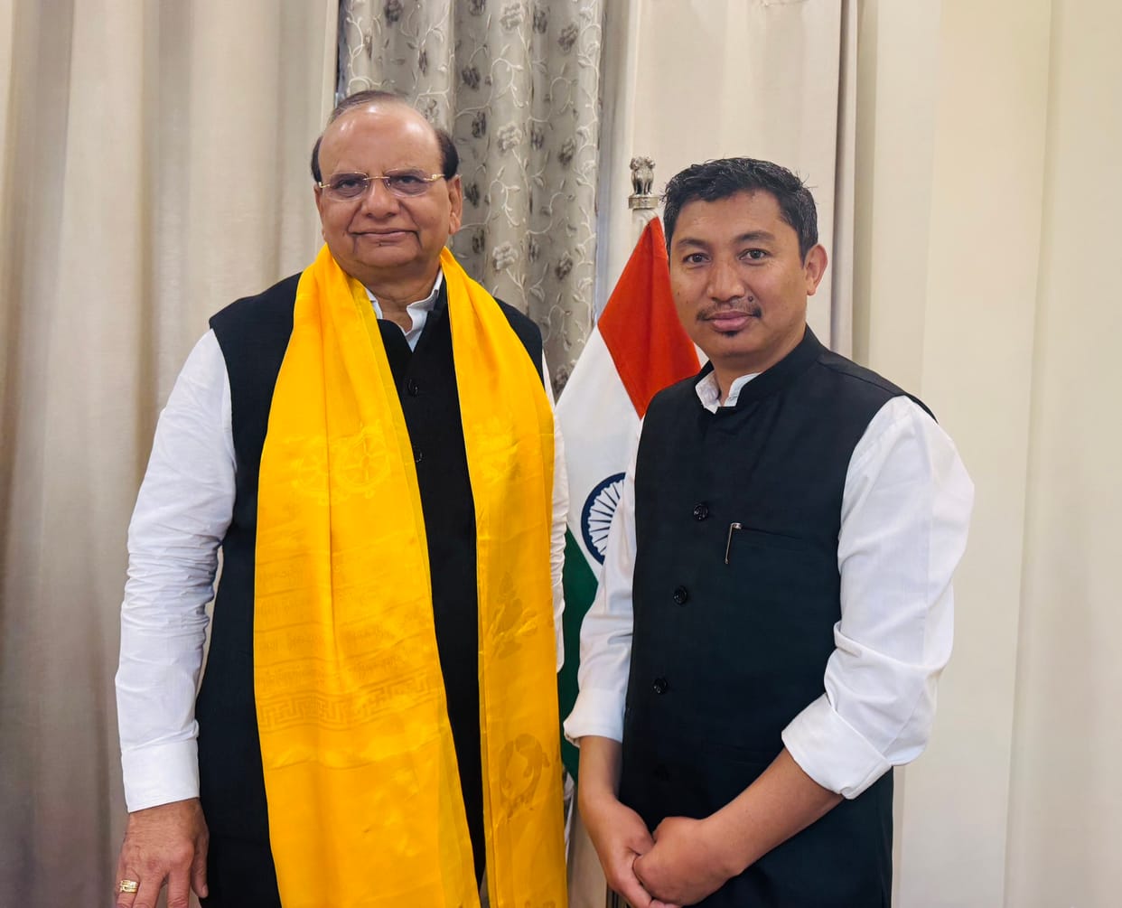 Leh, EX MP Namgyal, Meet with LG VK Sexsena, And Bjp Leaders