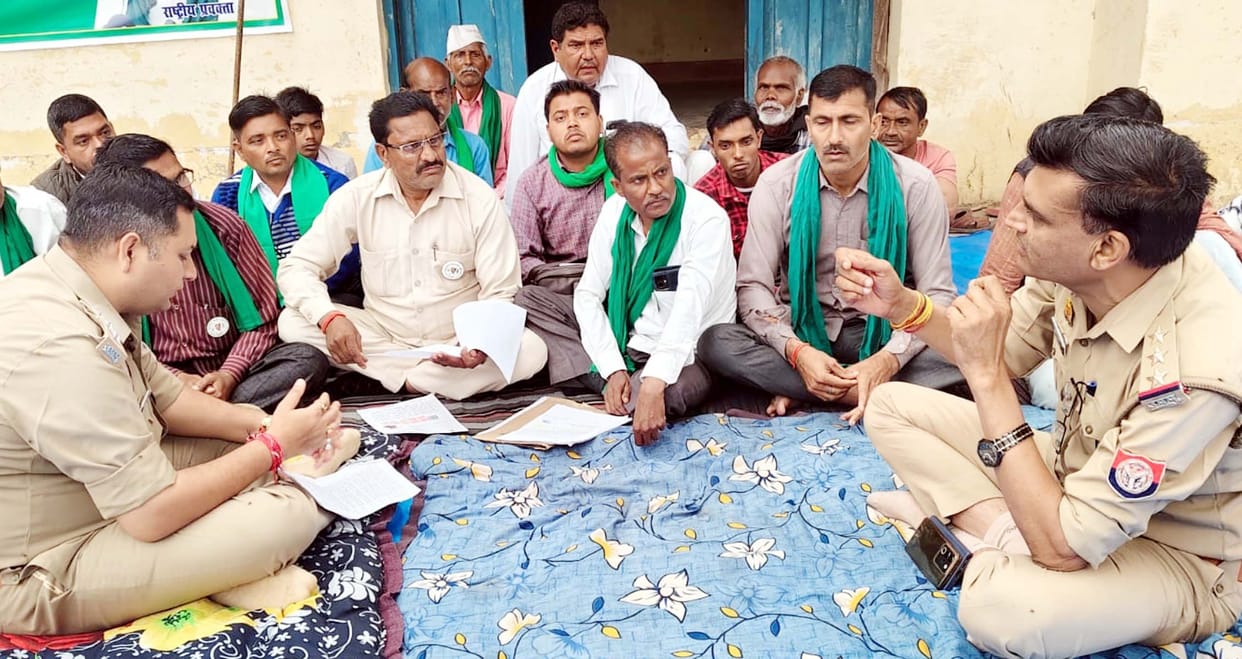 CO Holds Talks with BKU (Tikait Faction) District President; Sit-in Protest Continues