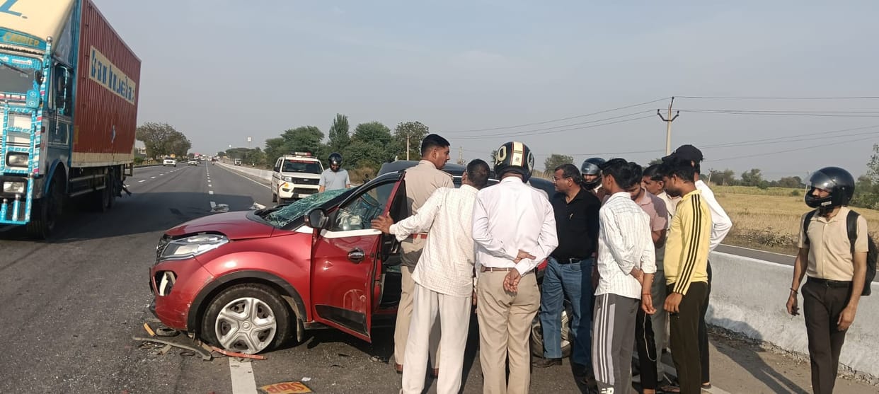 Car driver injured in collision with trailer