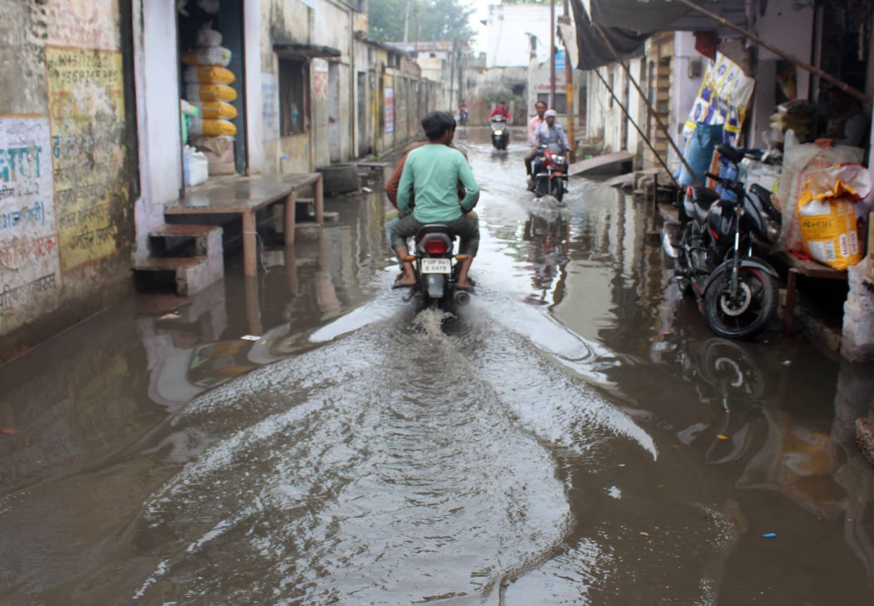 Waterlogging in the City Due to Rain; Residents Face Hardships