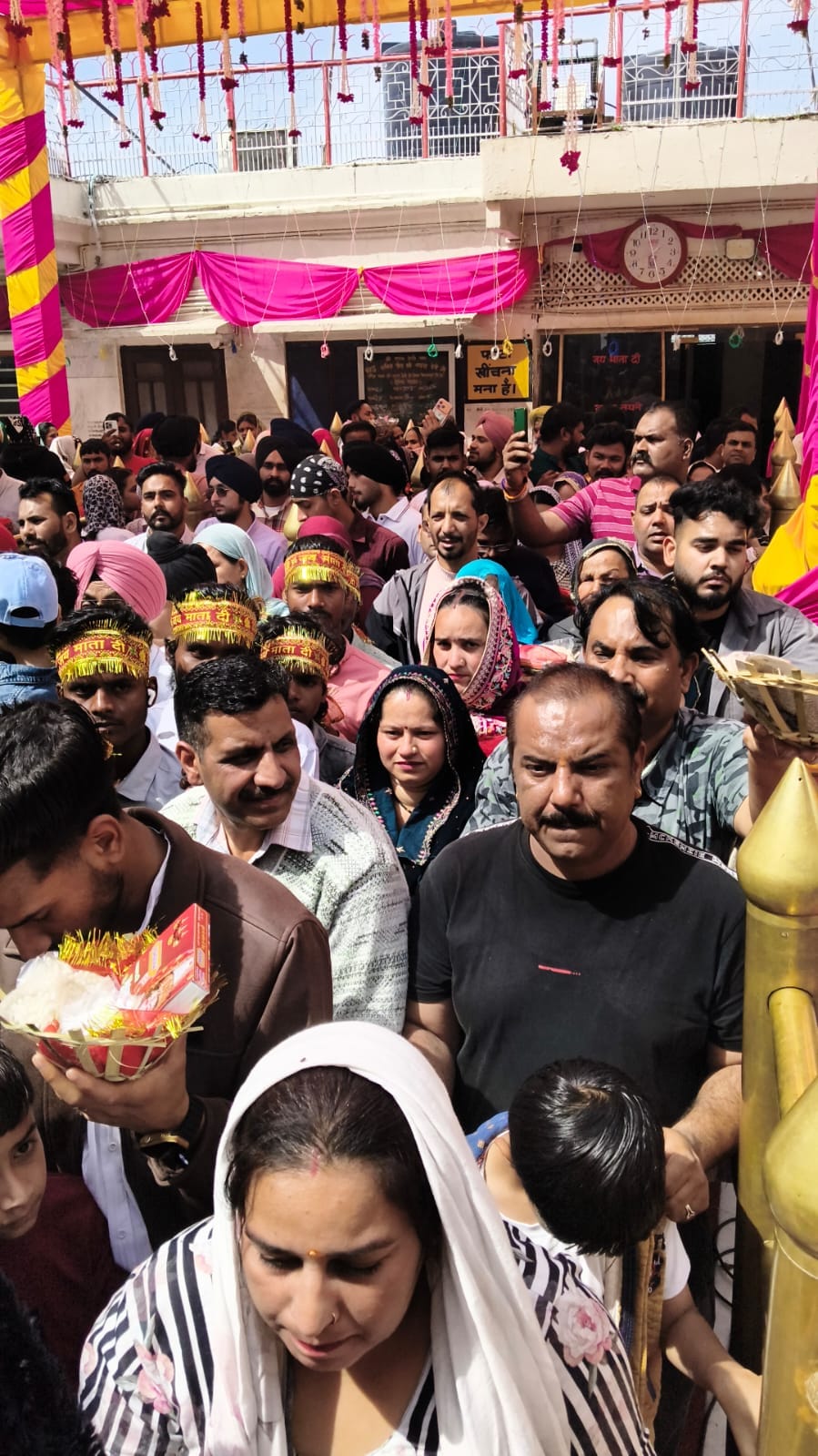 The number of devotees increased at Naina Devi temple after the weather cleared.