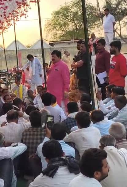 MLA sat on dharna after being angry with the administration