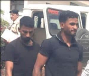 चोरी करने के आरोपी। संवाद