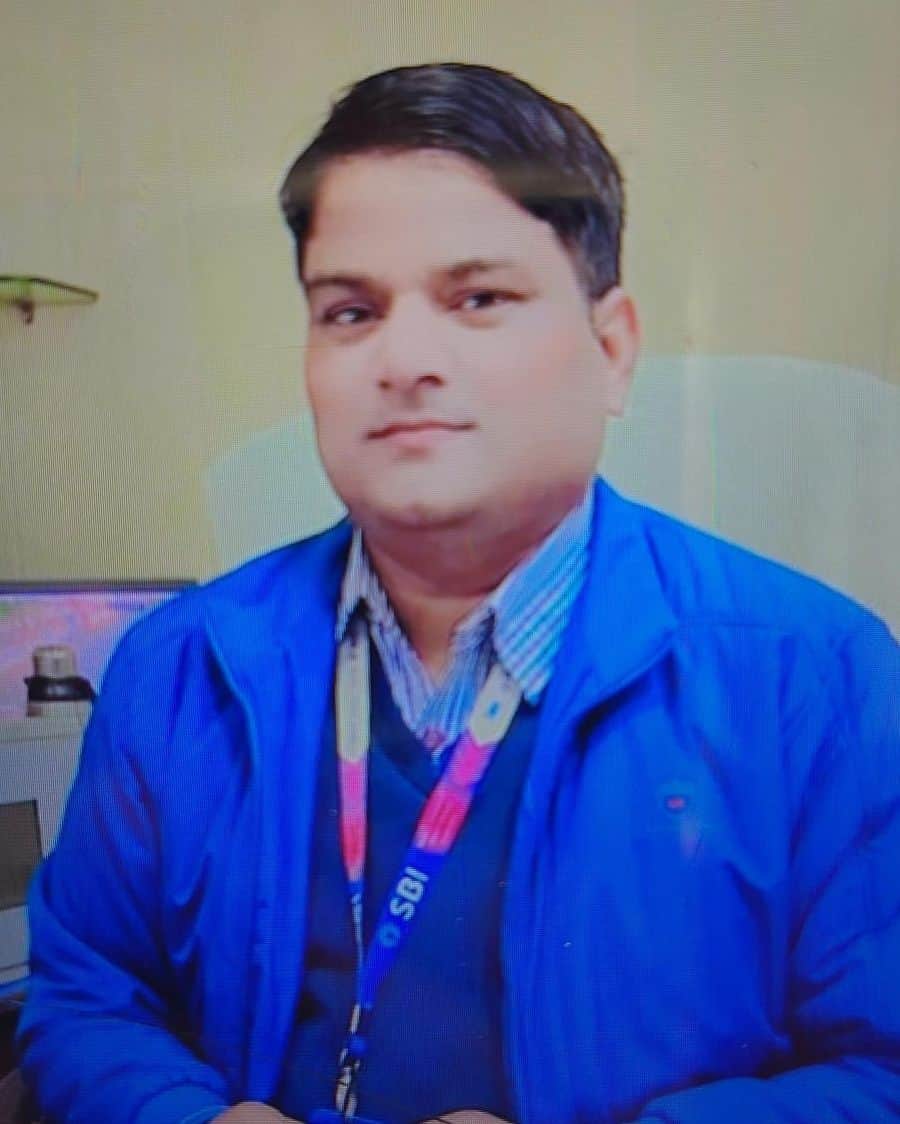 फोटो-12- शाखा प्रबंधक विजय किशोर (फाइल फोटो)।