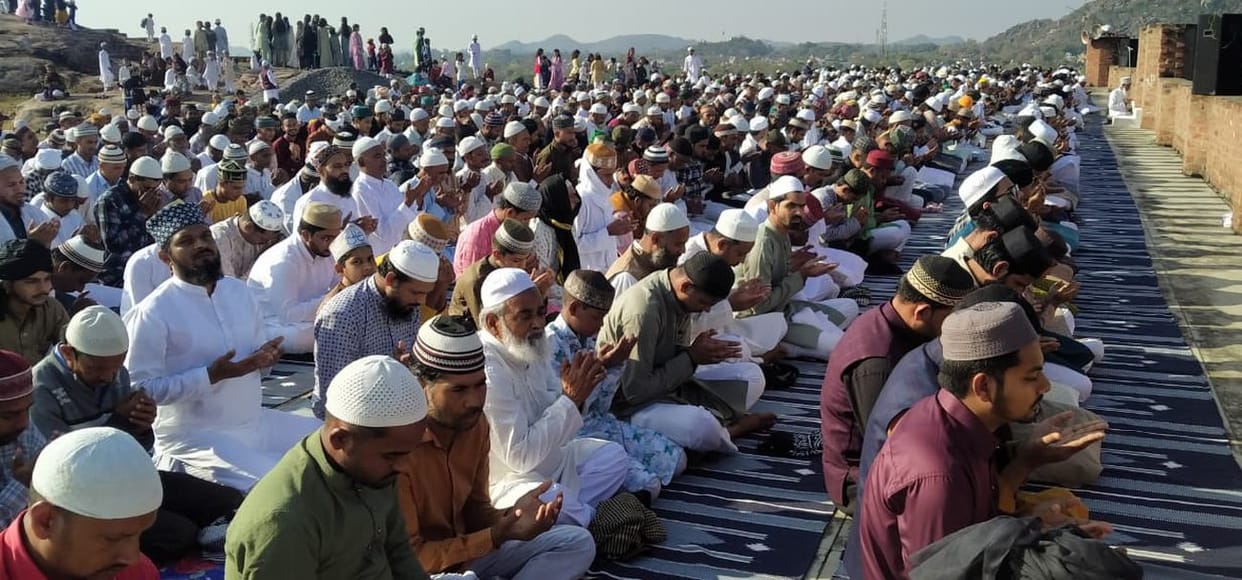 Thousands of hands raised for the prosperity and peace of the country on Eid