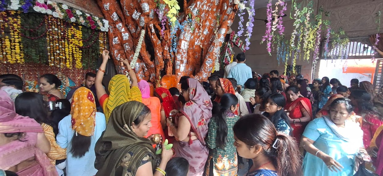 Crowds of devotees gathered in the temples of Mata