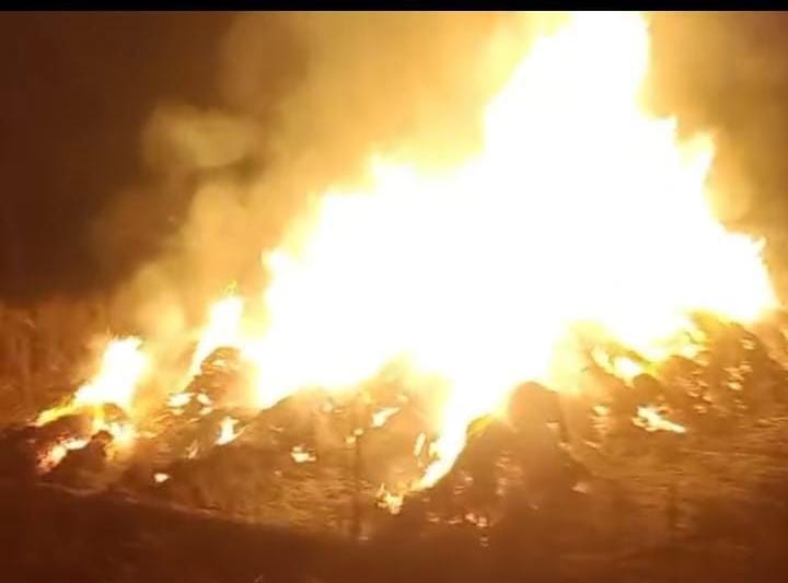 A massive fire broke out in a field in Rahana village, burning 30 quintals of mustard to ashes.