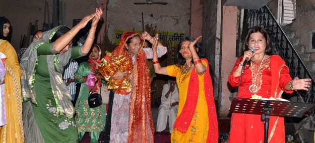 Crowds gathered in temples to worship the Mother Goddess.