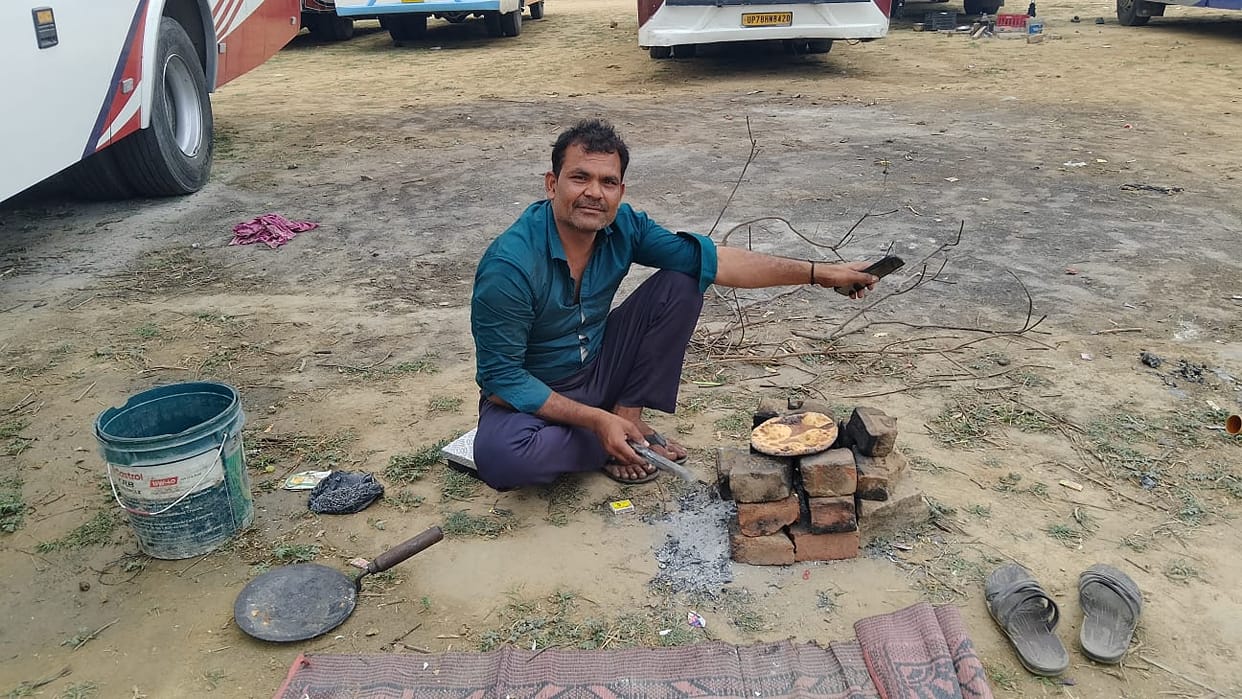 Gas crisis: Cylinders are not available for anything from cooking to food distribution.