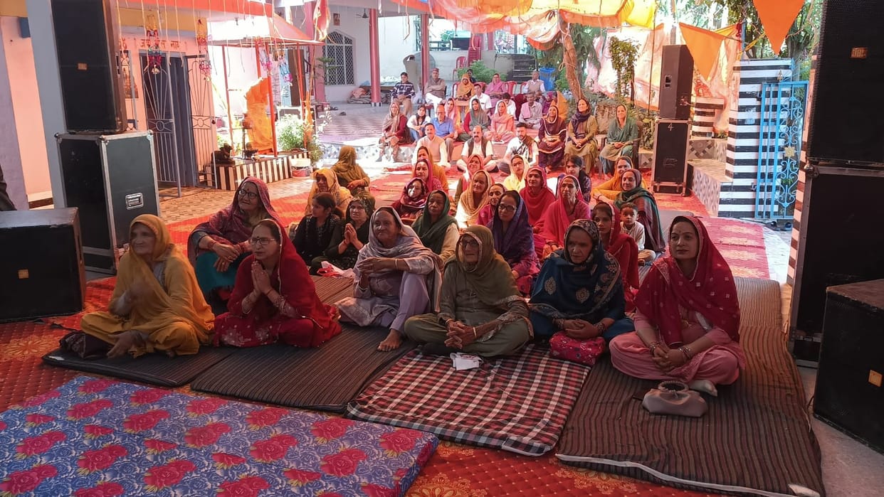 The story narrated the tales of Shri Krishna, devotee Prahlad, Dhruva's character and Sudama.