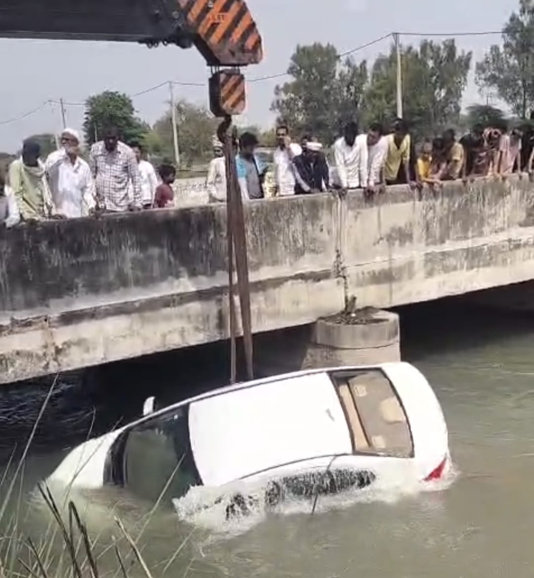 A young man from Narayana rescued a couple and their three children who fell into a canal.