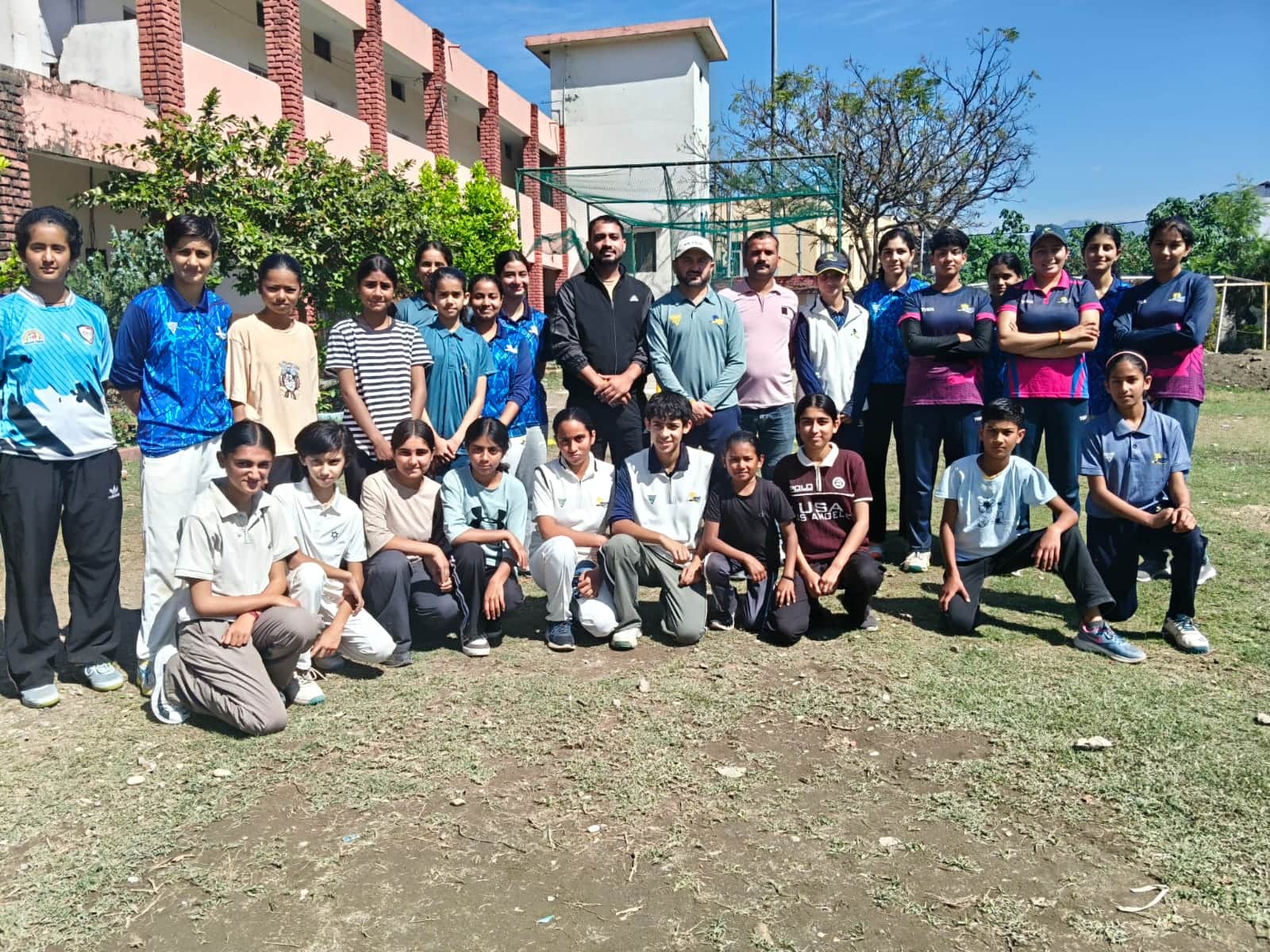 पांवटा साहिब में चुनी गई बालिका वर्ग की अंडर-19 क्रिकेट टीम। संवाद